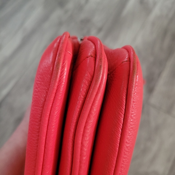 Kate Spade Leila Pebbled Leather Triple Gusset Crossbody in Coral Buds - Picture 5 of 12